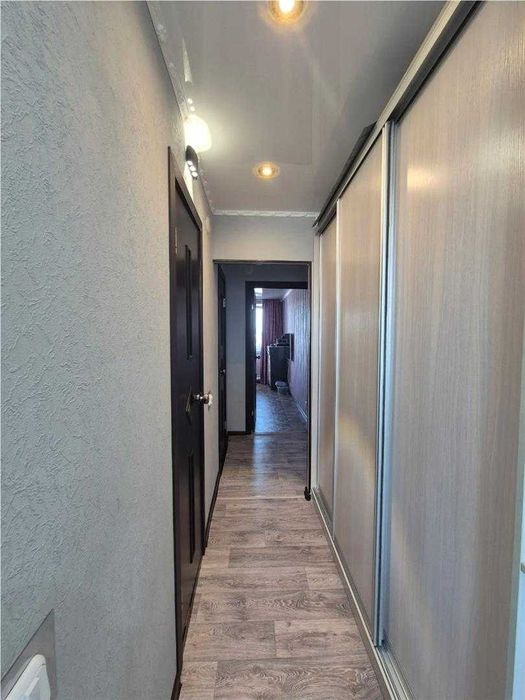 Продам 4 комн квартиру у/ планировки