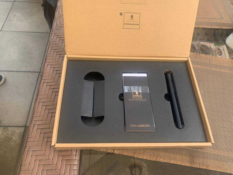 One by WACOM medium, Графический планшет