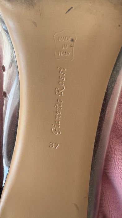 Елегантни обувки Gianvito Rossi, размер 37