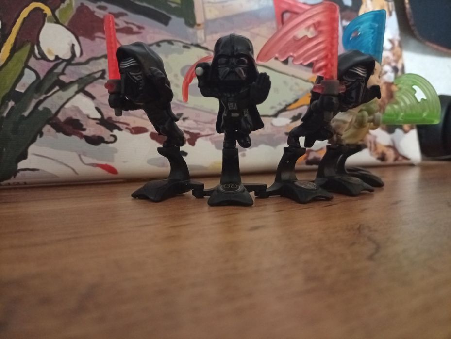 Продам игрушки от киндера