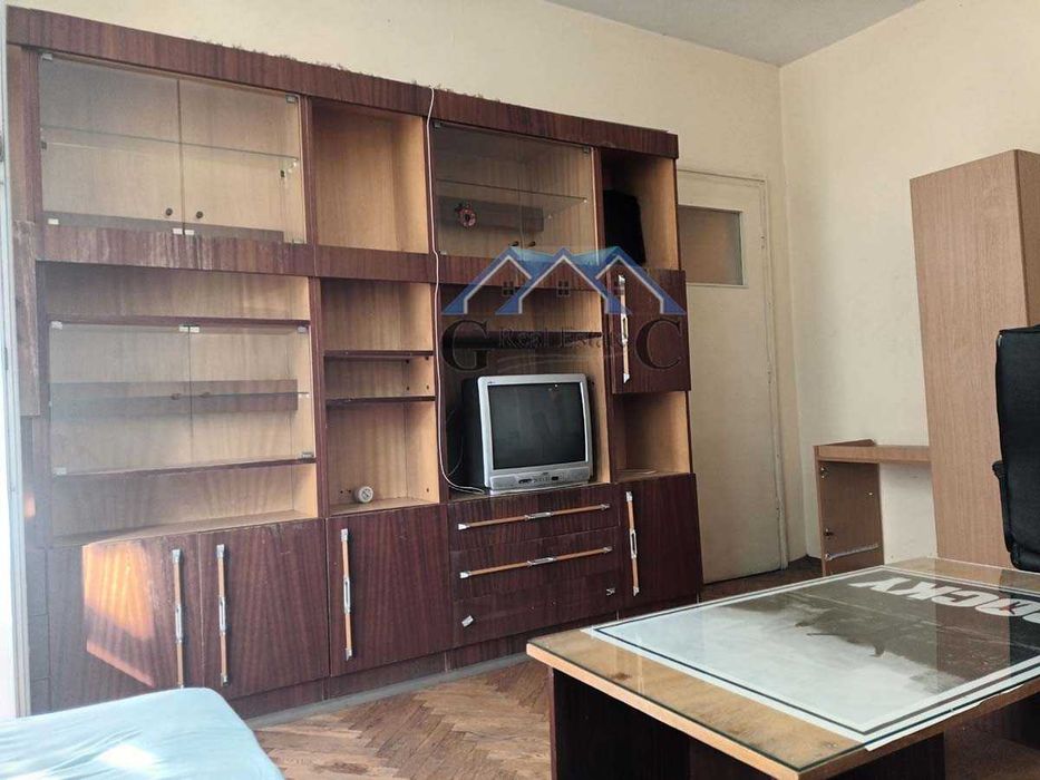 Стая от апартамент под наем 180 евро, под Общината