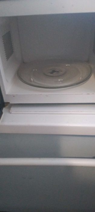 Стол кухонный обеденный