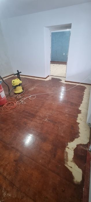 Raschetare parchet, inchiriere masini  reschetare parchet.