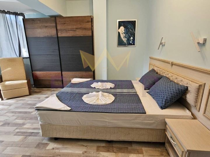 Продава се Тристаен апартамент в к.к. Златни пясъци - 100 кв.м за 1850 €/кв.м - Снимка #1