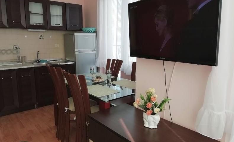 Дава се под наем Двустаен апартамент в София, Център - 53 кв.м за 545 € - Снимка #2