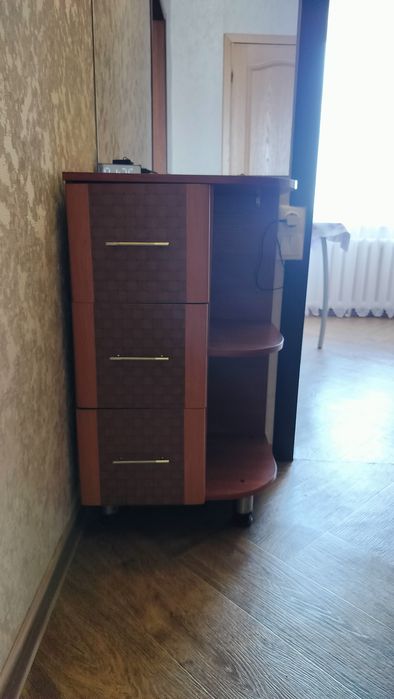 Продам тумбу для прихожей 6000т