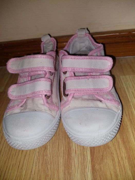 Кроссовки разные размеры