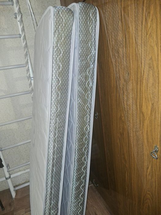 Продам матрас 2 шт.