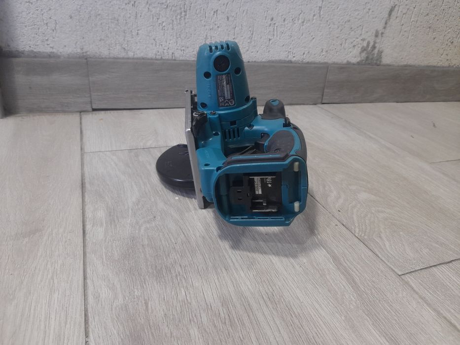 Fierăstrău Makita DSS 501 -18 v Bruschless