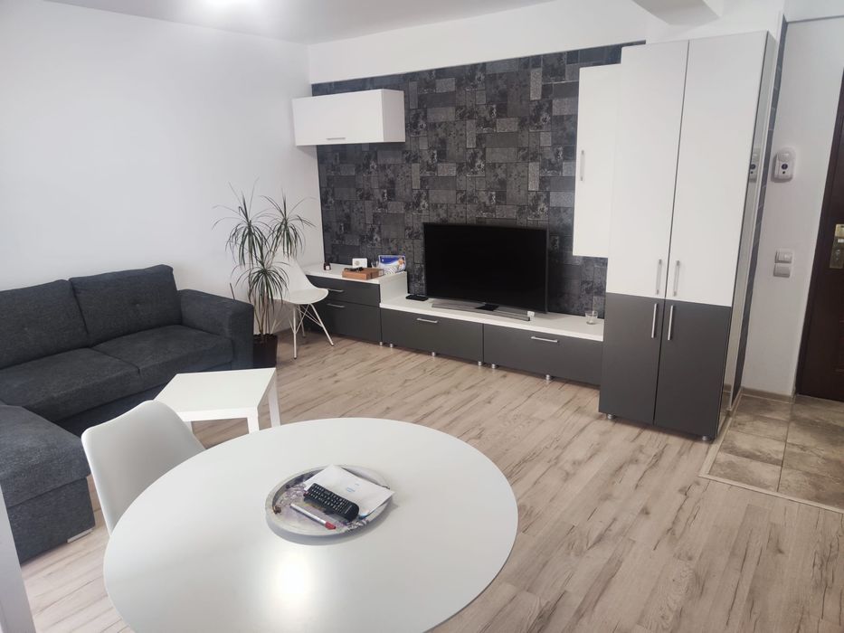 Inchiriez apartament 2 camere - bloc nou