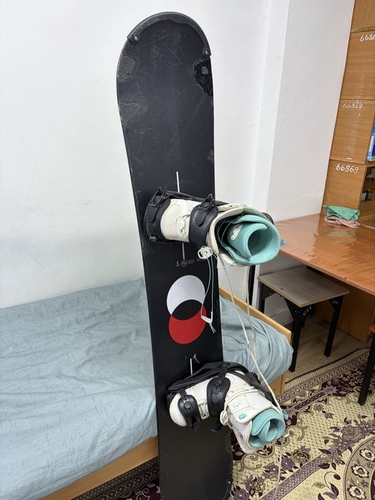 Продам сноуборд + ботинки (бонус)