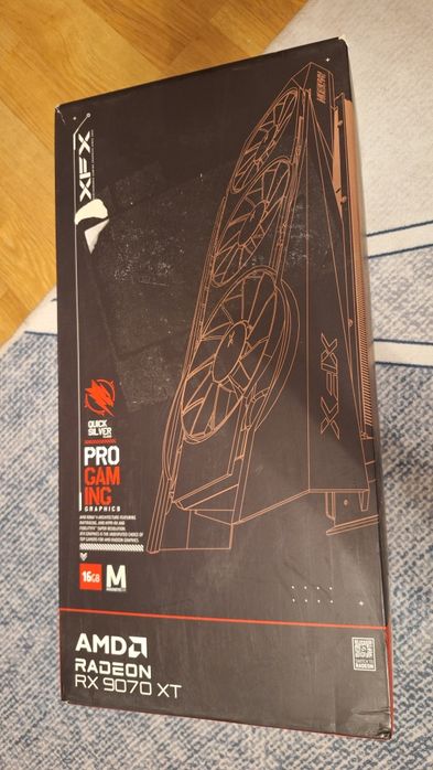 Placa video XFX AMD RX 9070XT  Magnetic Air Edition