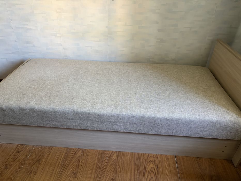 Кровать с подьемным механизмлм