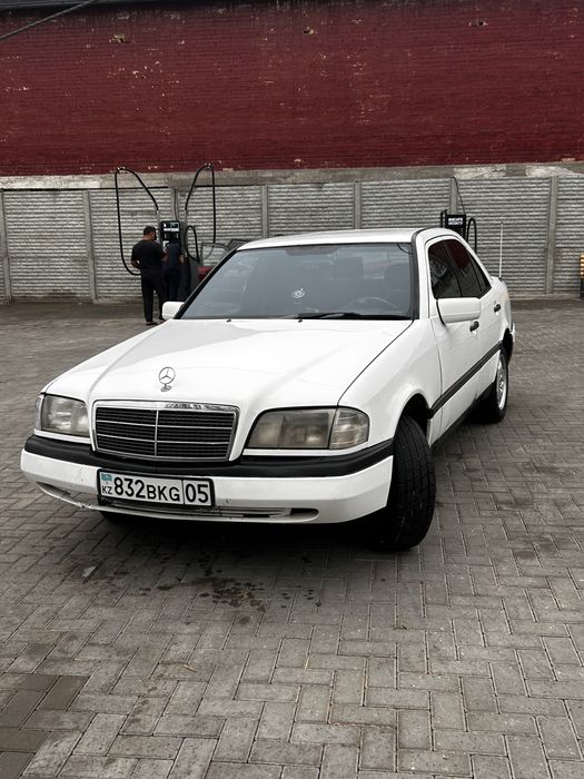 В продаже мерс w202
