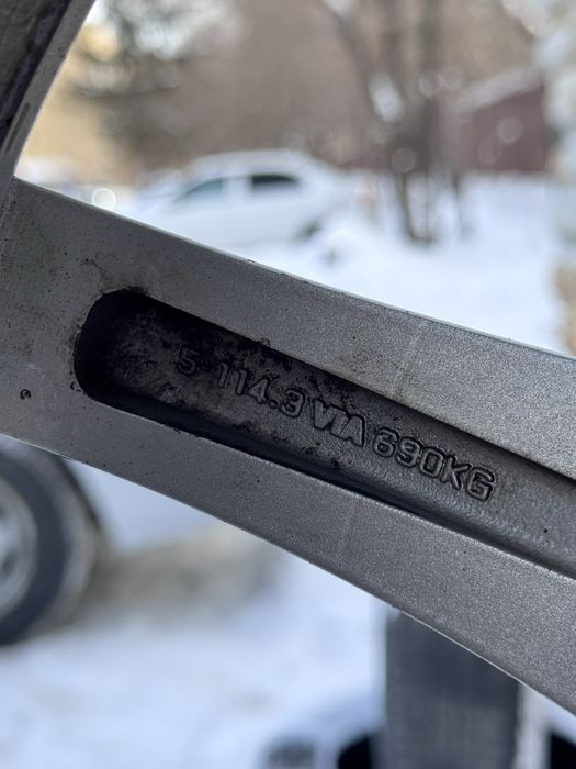 Продам диски оригинальные 18