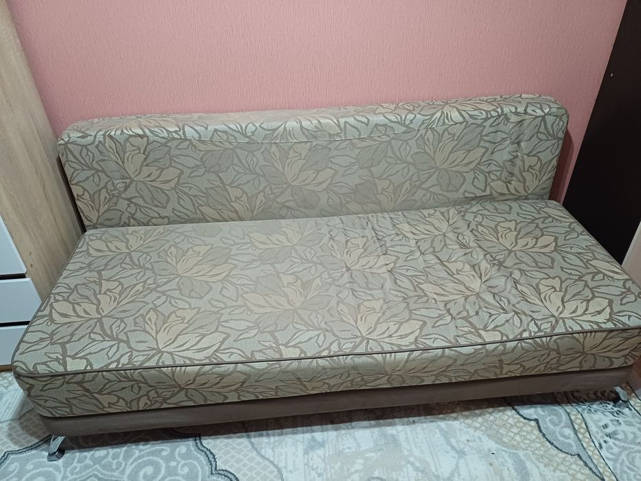 Продам диван книжка