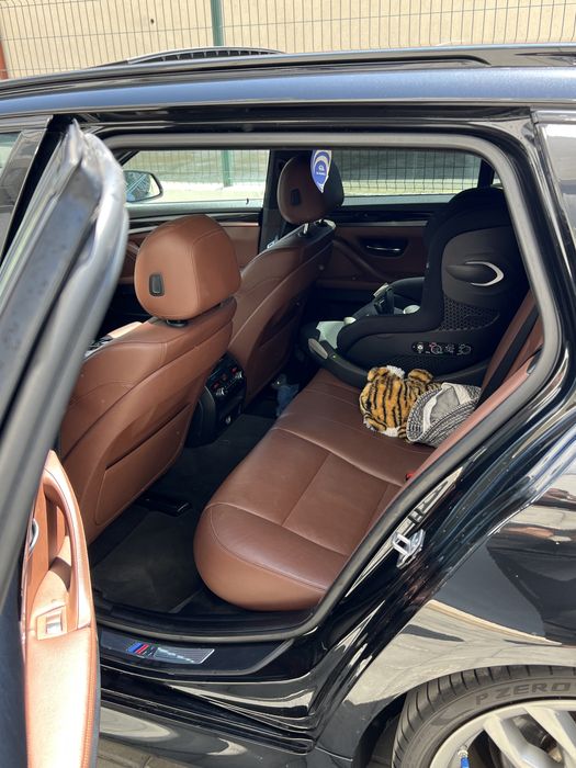 Bmw m550d f11 LCI blacksapphire  individual 381cp