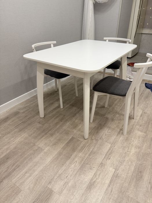 Продам стол и стулья