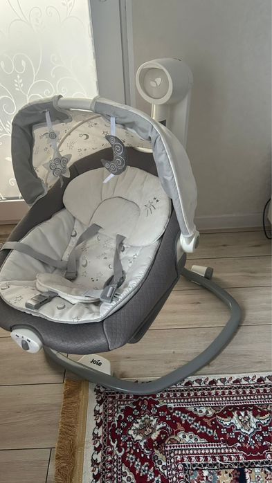 Шезлонг Joie Serina