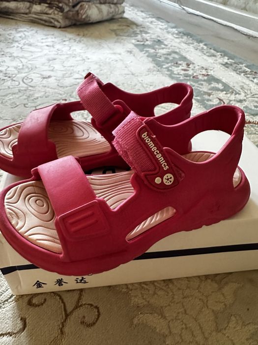 Детские сандалии