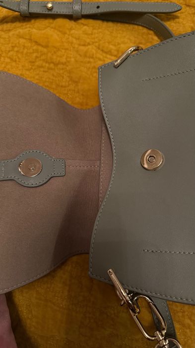 Vând Geantă Furla New