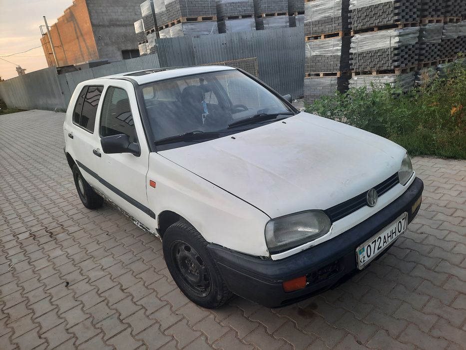 Голф 3 сатылады.