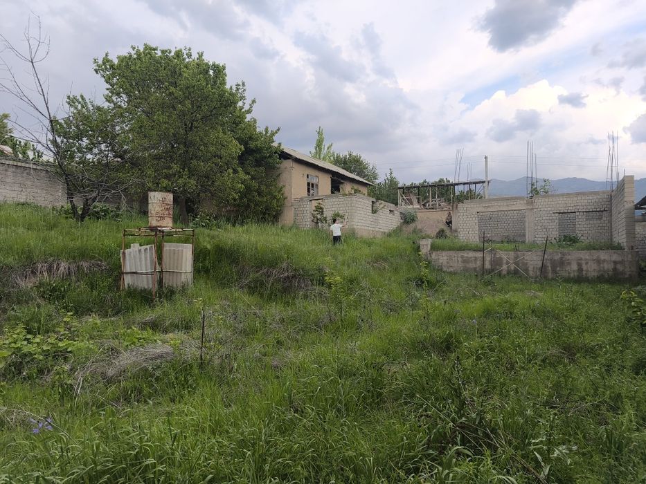 10 sotix hovli sotiladi