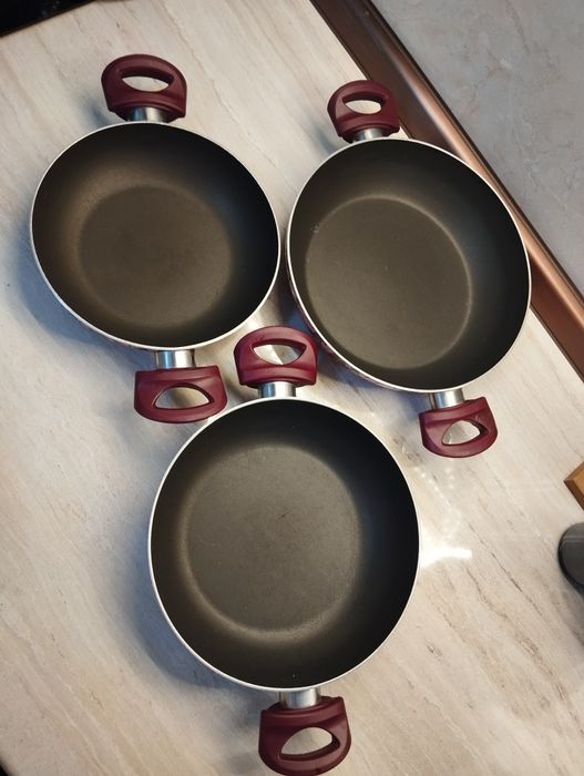 Набор кастрюль (срочно продам)