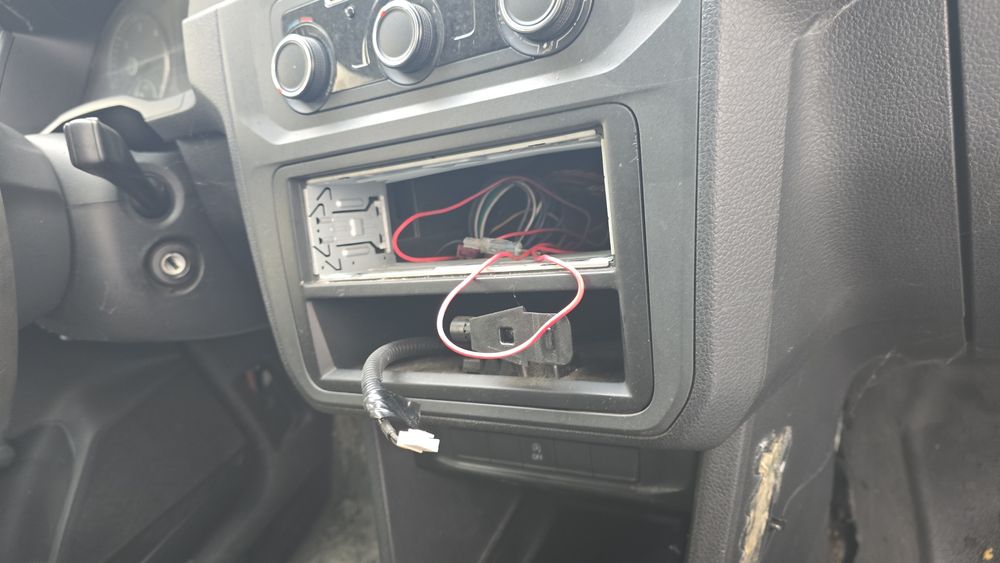 Dezmembrez VW CADDY 2.0 TDI an 2017 cod DFSD 75KW 102CP cu frig