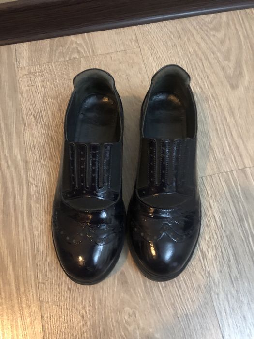 Продам детскую обувь