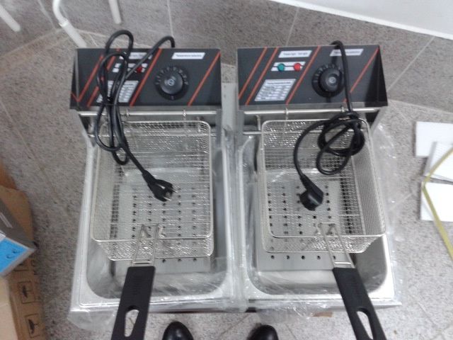 1.Фритюрник на ток или на газ 2х5 литра външни размери широчина 440м