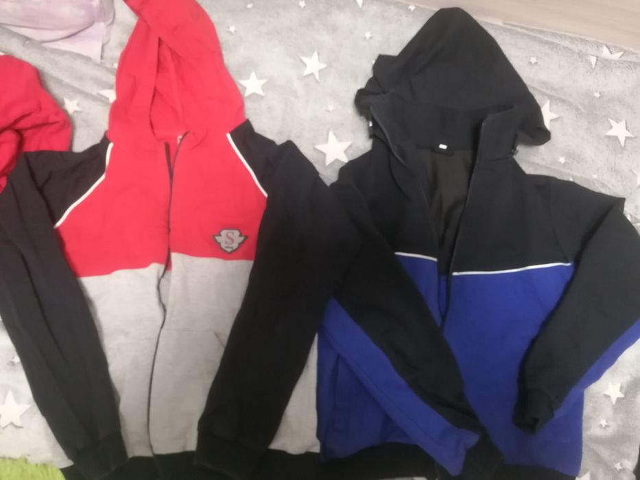 Продам спортивные костюмы.