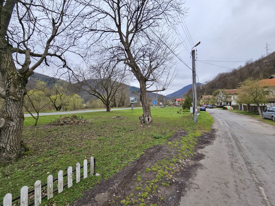 Продава се Парцел в Тетевен - 532 кв.м за 30 €/кв.м - Снимка #4