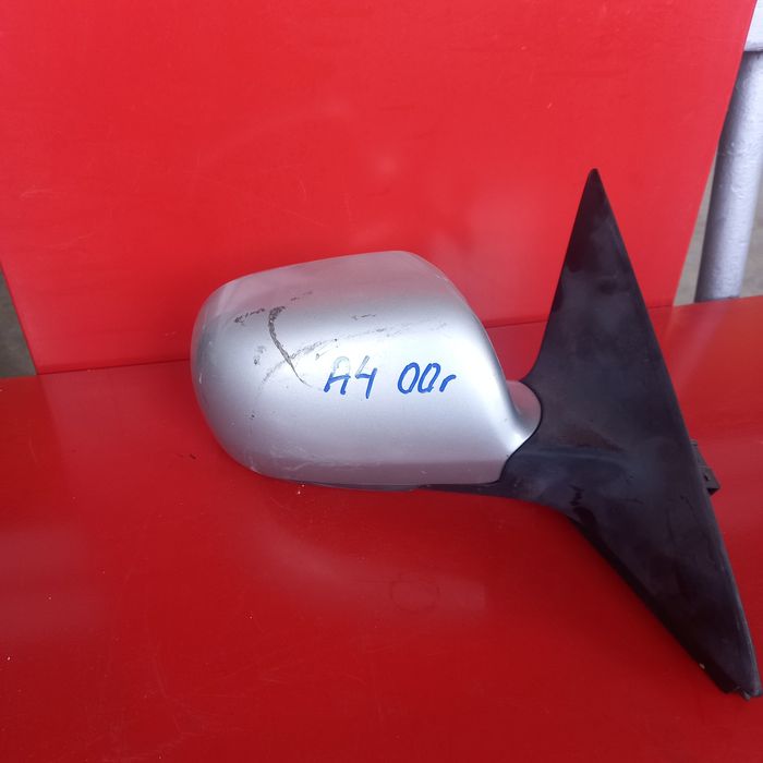 Дясно огледало за Audi a4 b5 2000 година