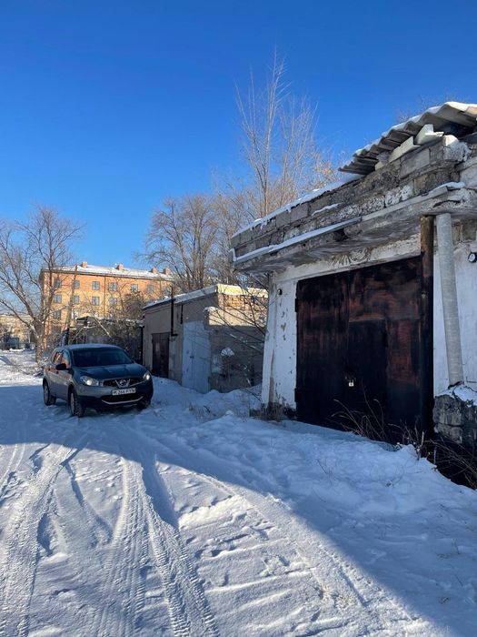 Продам гараж ( район кооперативного института)