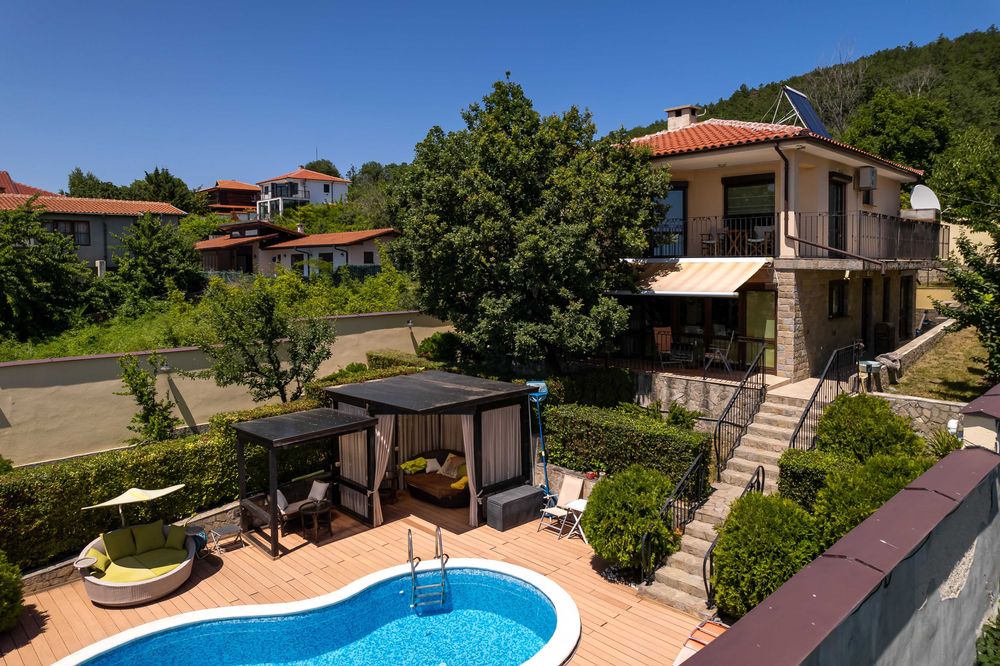 Продава се Къща в с. Кошарица, Област Бургас - 239 кв.м за 2406 €/кв.м - Снимка #4