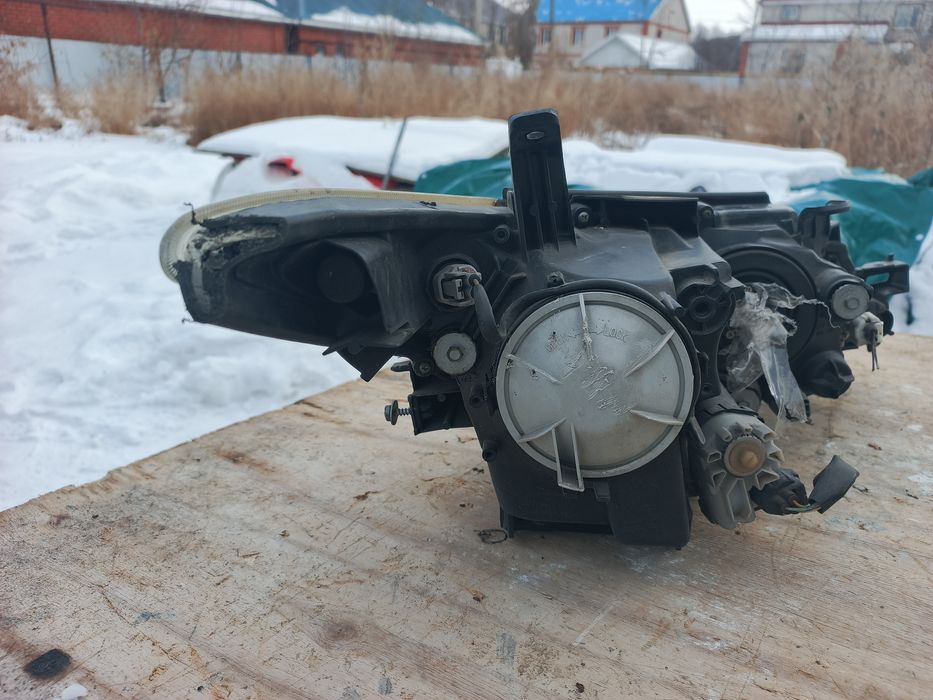 Фара Тойота Эстима 2009-12