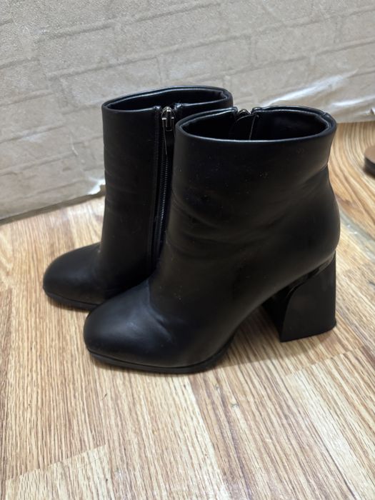 ,1 ақ рет киілген