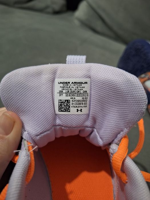 Adidasi Under Armour 35