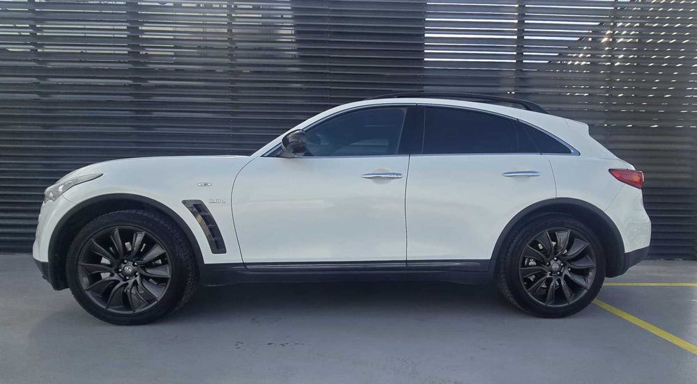 Infiniti QX70S 2016