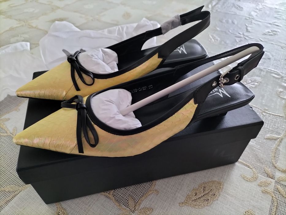 Продается летняя обувь