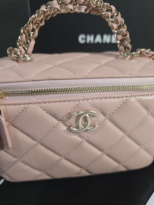 Налична чанта Chanel Vanity Case Pink
