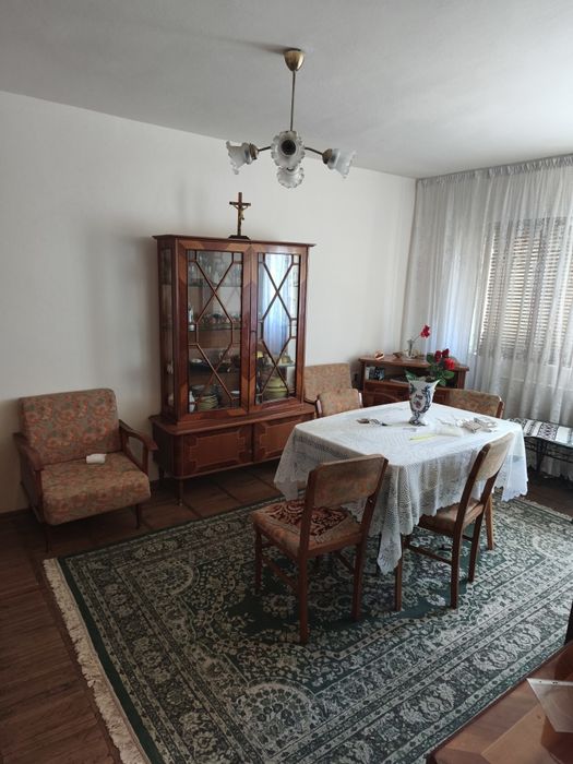 Vând apartament cu 2 camere