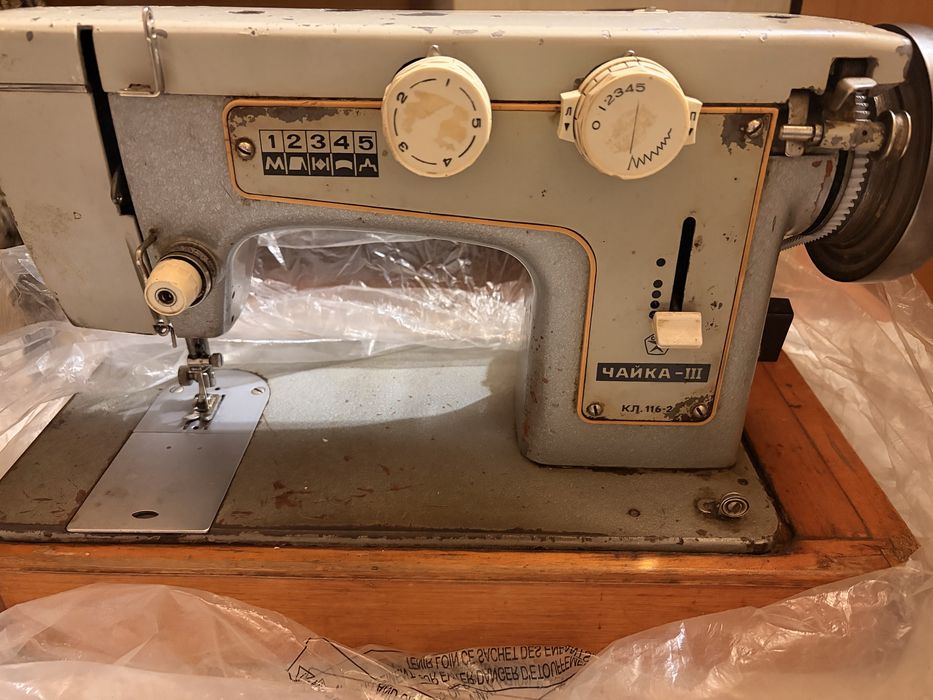 Продам швейную машинку