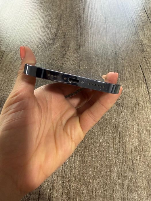 Iphone 13 pro max cu cutie si incarcator cumparat de nou