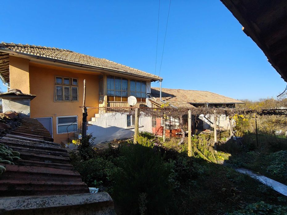 Двуетажна къща - Васил Левски