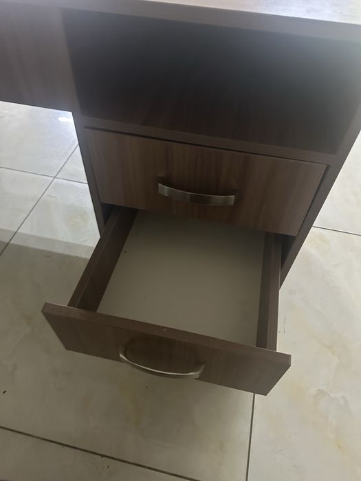 Письменный стол срочно продам
