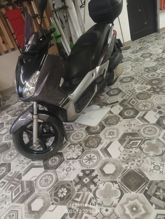 Vând scuter Yamaha YP 250 R