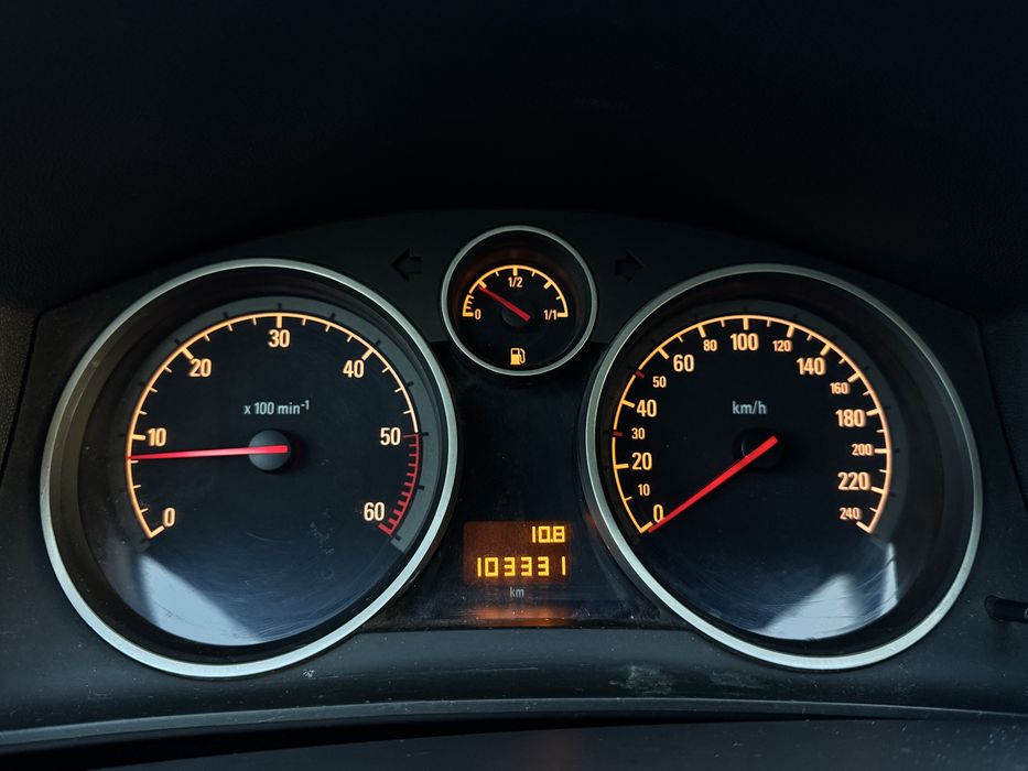 Opel Asta H  • 2009 •