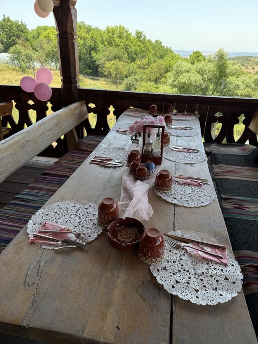 Арка, маса и тишлайфери за маси ПОД НАЕМ